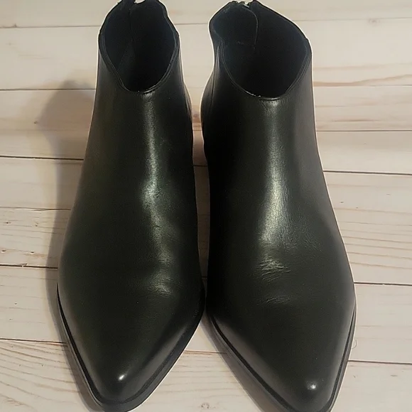 Intentionally Blank Leather Booties Size 9 - Picture 1 of 7